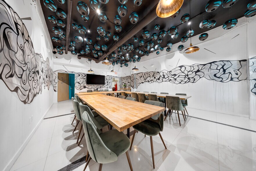 More Photos Of 2207-2211 Coral Way, Coral Gables Storefront For Lease