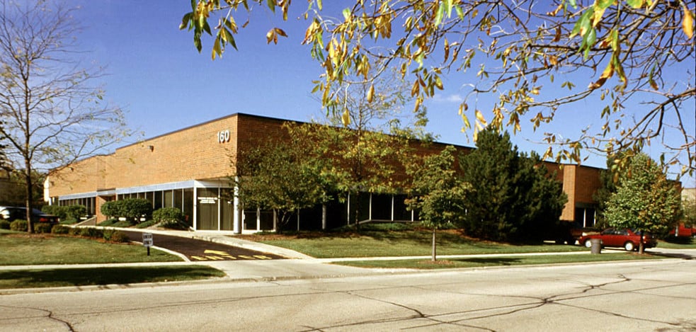 More Photos Of 160-180 Lexington Dr, Buffalo Grove Light Distribution For Lease