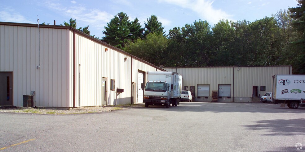 More Photos Of 11 Perry Dr, Foxborough Warehouse For Lease