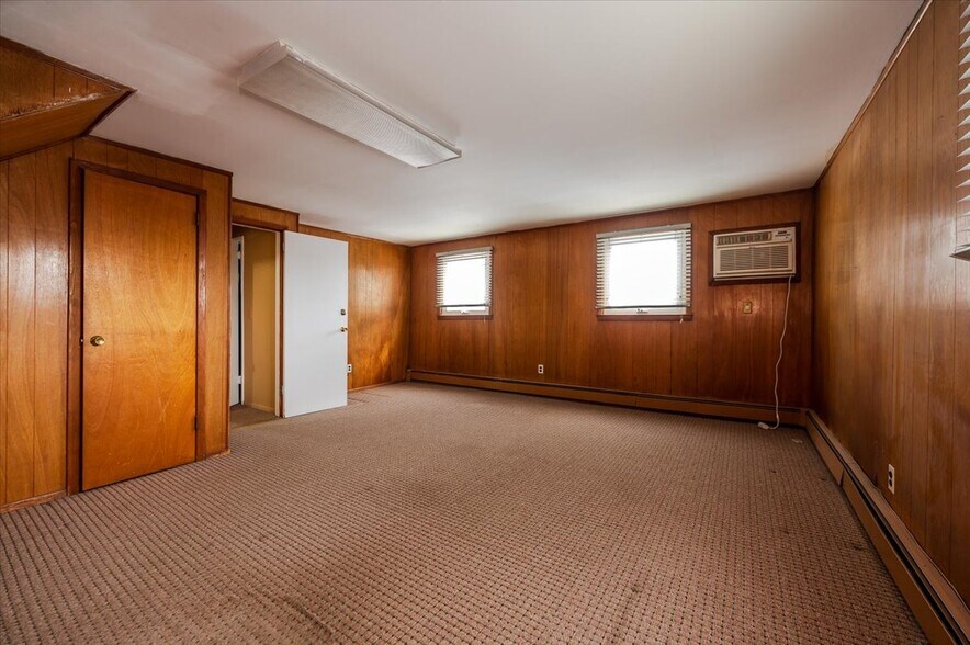 More Photos Of 930 Sunrise Hwy, North Babylon Office For Sale