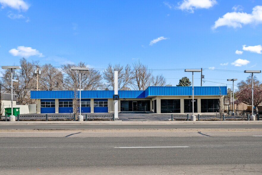 More Photos Of 4550 S Broadway, Englewood Showroom For Sale