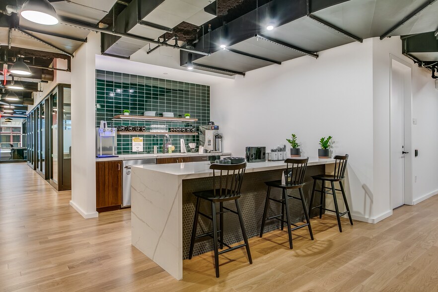 More Photos Of 11 W 42nd St, New York Office For Lease