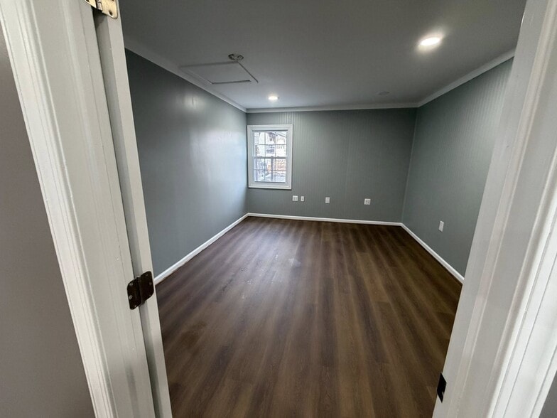 More Photos Of 13554 Triadelphia Rd, Ellicott City Freestanding For Lease