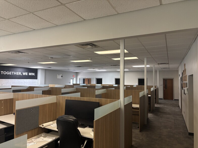 More Photos Of 2563 Commerce Cir, Birmingham Unknown For Lease