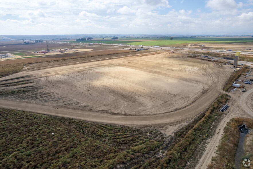More Photos Of I-25 & Highway 60, Johnstown Unknown For Lease