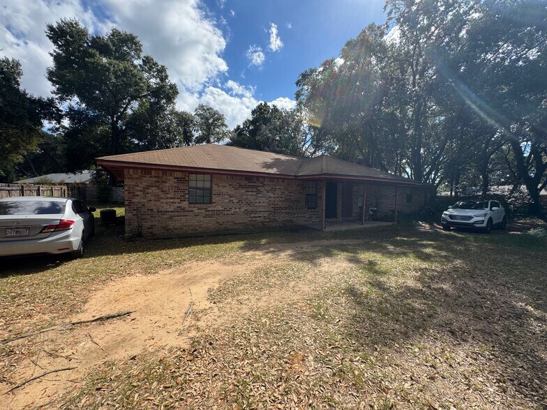 More Photos Of 7445 Pine Forest Rd, Pensacola Restaurant For Sale