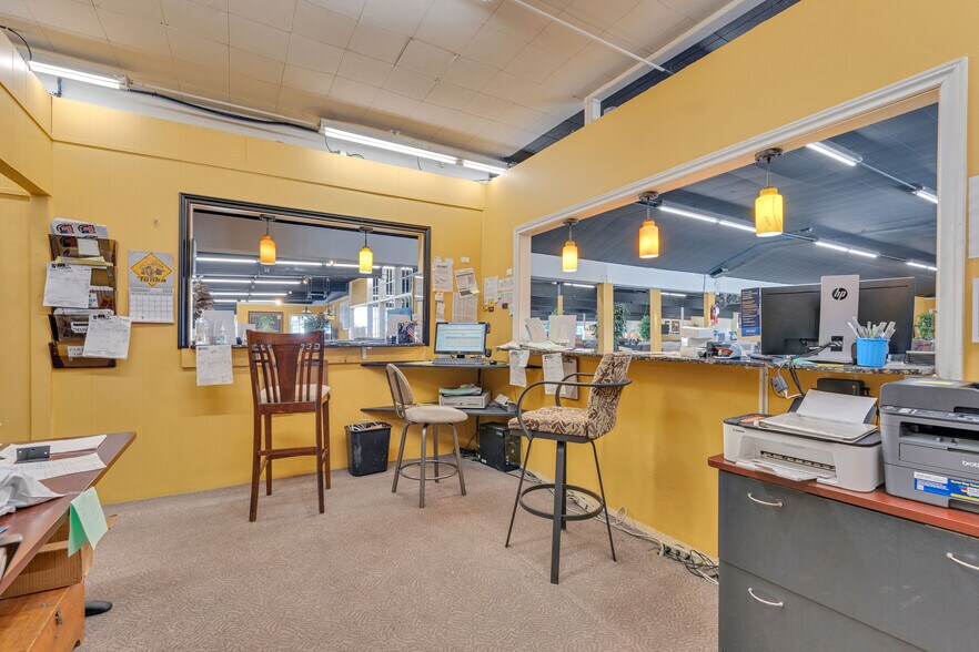 More Photos Of 6416 E Sprague Ave, Spokane Valley Freestanding For Sale