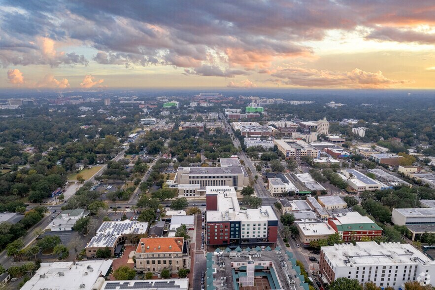 More Photos Of 212 SE 1st St, Gainesville Hotel For Lease