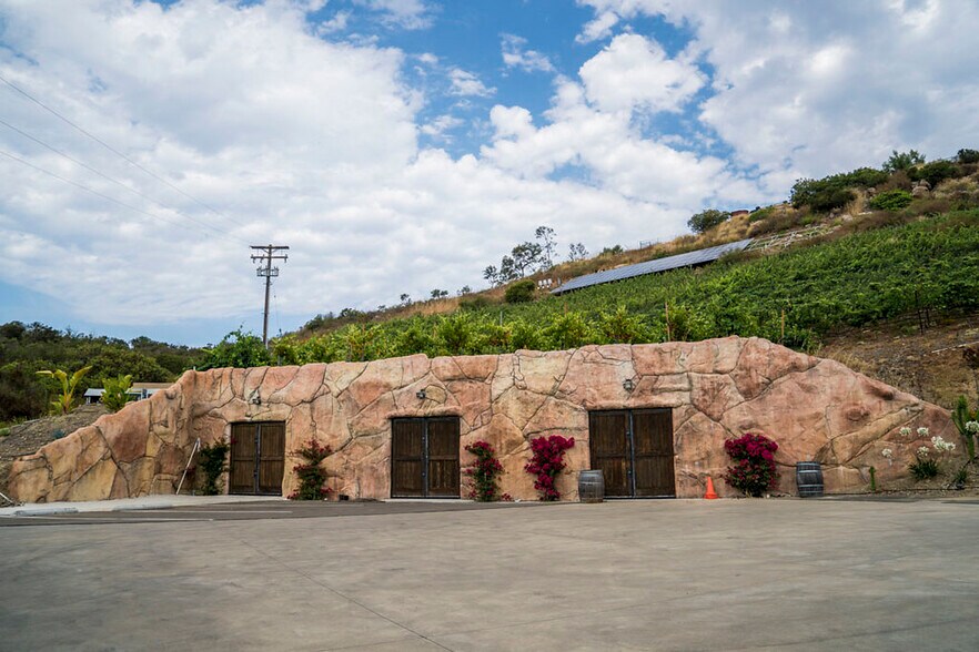 More Photos Of 2286 Sunshine Mountain Rd, San Marcos Winery Vineyard For Sale
