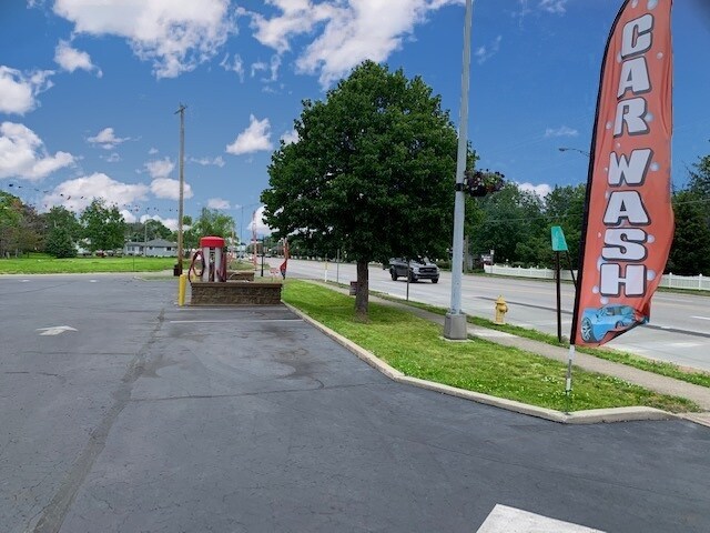 More Photos Of 3321 Broadway, Grove City Carwash For Sale