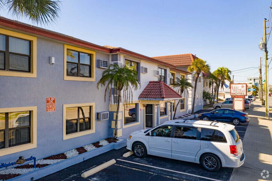 More Photos Of 17004 Gulf Blvd, North Redington Beach Hotel For Sale