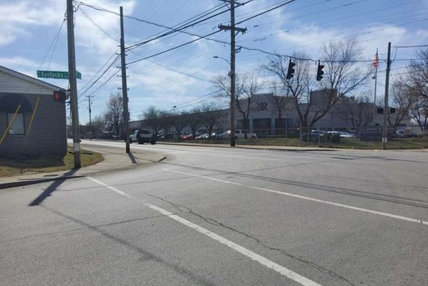 More Photos Of 1121 W Kentucky St, Louisville Distribution For Sale