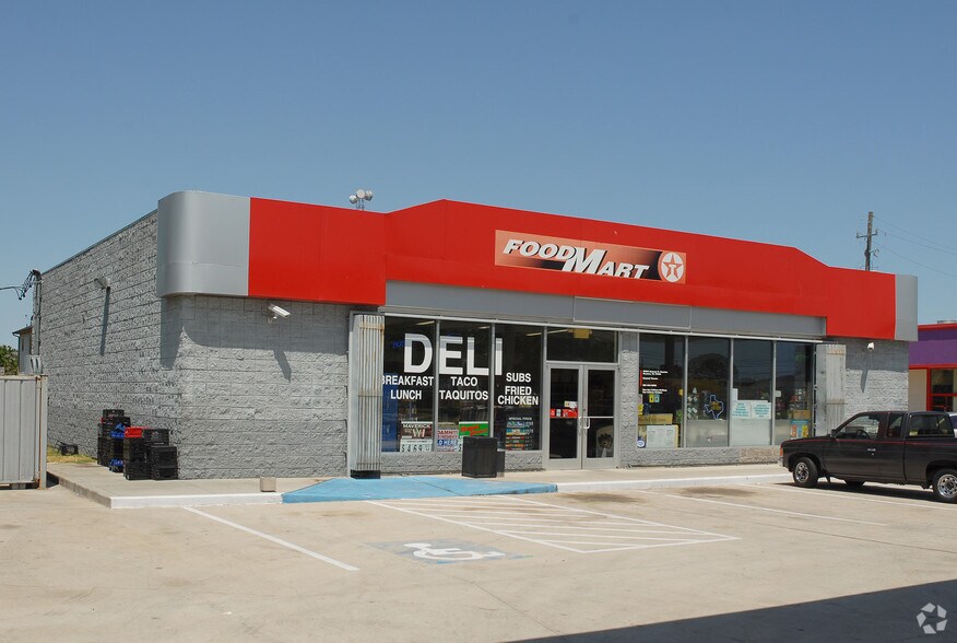 More Photos Of 12011 Bammel North Houston Rd, Houston Freestanding For Lease
