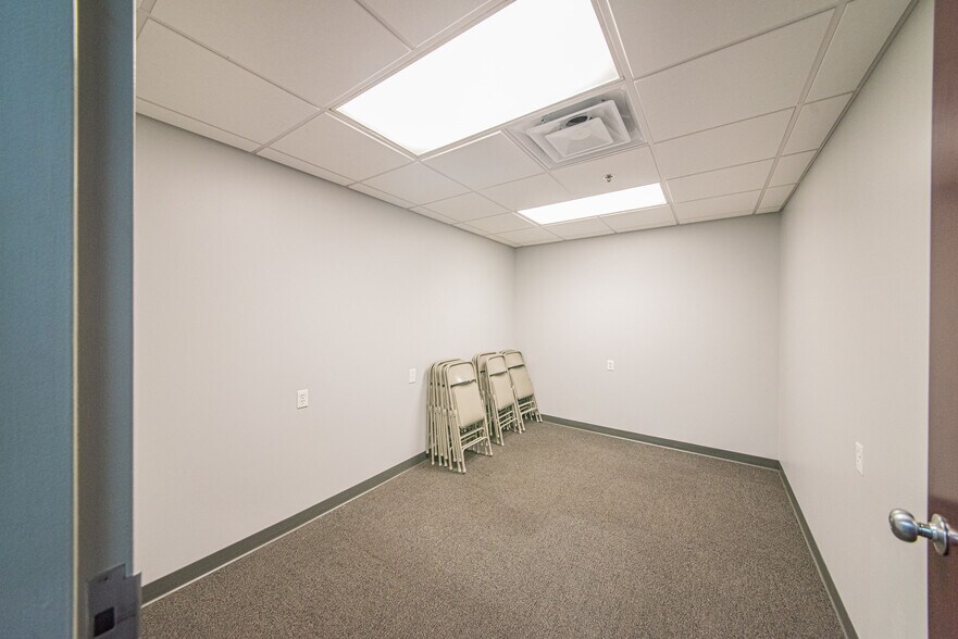 More Photos Of 322 N 3rd St, Paducah Warehouse For Lease