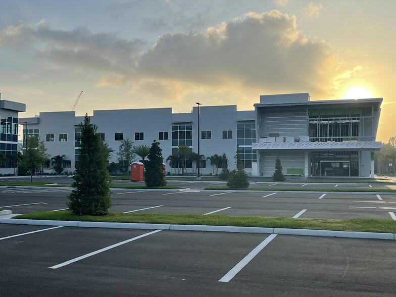 Primary Photo Of Pinebrook Road & Curry Lane - Building 1, Venice Unknown For Lease