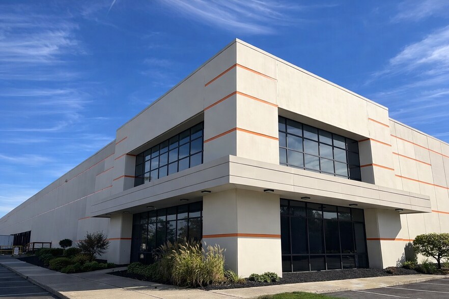 More Photos Of 6360-6440 Port Rd, Groveport Distribution For Lease