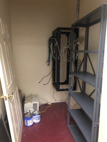 More Photos Of 351 Sparta Ave, Sparta Office For Lease