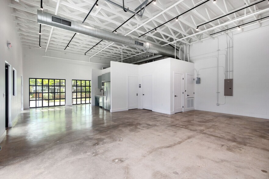 More Photos Of 5602 Clay Ave, Austin Loft Creative Space For Lease