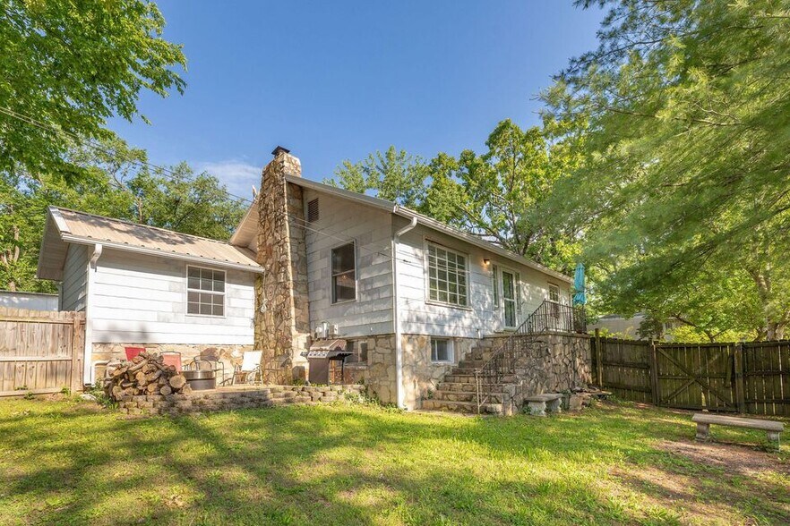 More Photos Of 153 Laclede Ln, Hollister Manufactured Housing Mobile Home Park For Sale