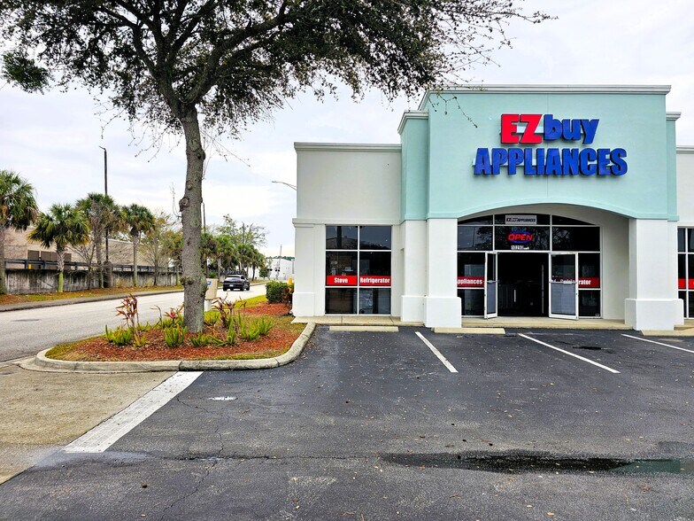 More Photos Of 10290 Philips Hwy, Jacksonville Freestanding For Lease