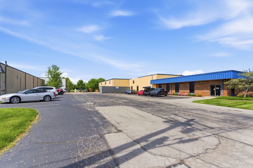 More Photos Of 1812 Cargo Ct, Louisville Warehouse For Sale