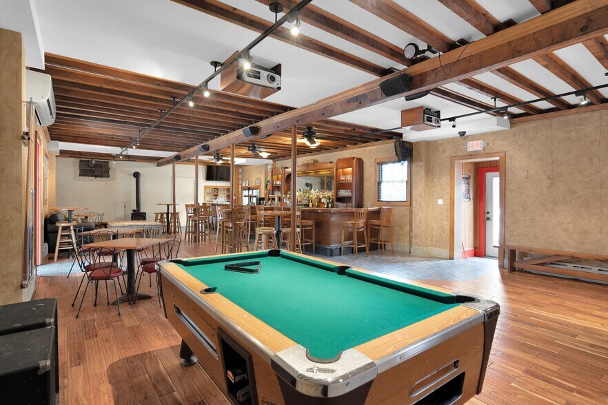 More Photos Of 87 North Rd, Hampton Bays Storefront Retail Residential For Sale