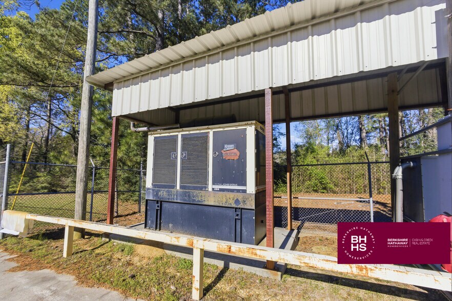 More Photos Of 3012 US-98, Mccomb Flex For Sale