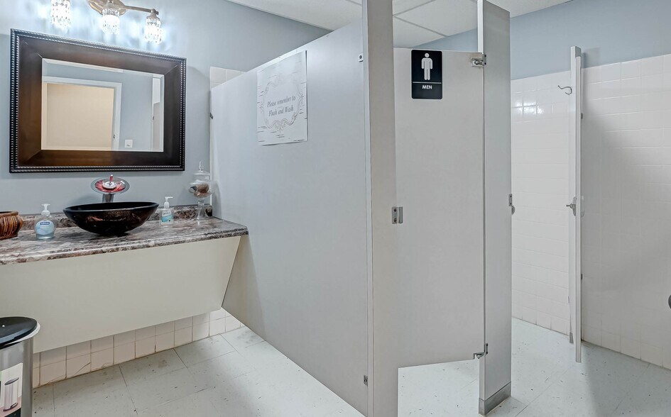 More Photos Of 2503-2510 Westminister St, Pearland Medical For Sale