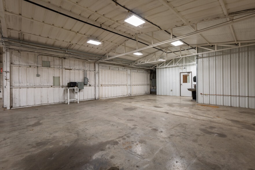 More Photos Of 3100 E Highway 199, Springtown Warehouse For Lease