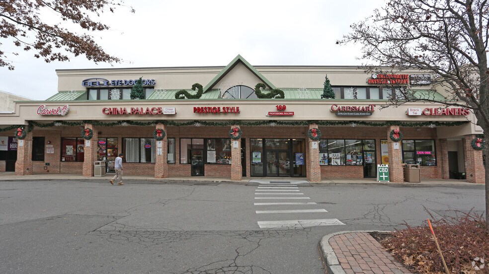 More Photos Of 181-227 Forest Ave, Glen Cove Unknown For Lease