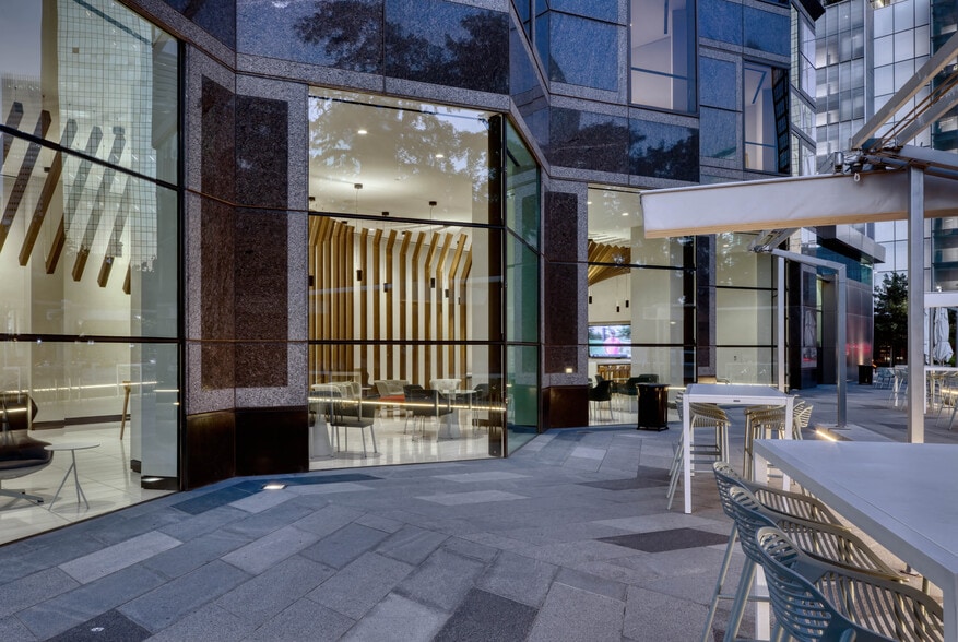 More Photos Of 2001 Ross Ave, Dallas Office For Lease