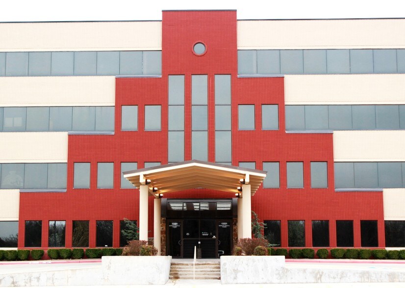 More Photos Of 13321 N Meridian Ave, Oklahoma City Medical For Lease