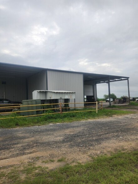 More Photos Of 345 Highway 72, Three Rivers Warehouse For Sale