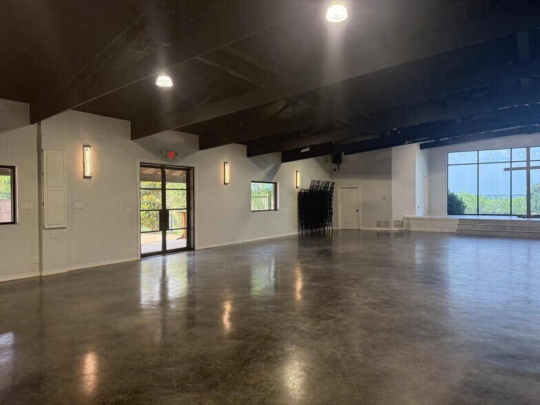 More Photos Of 1524 S Broadway St, Joshua Lodge Meeting Hall For Lease