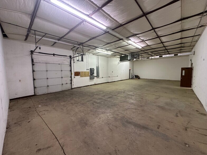 More Photos Of 9225 Ulmerton Rd, Largo Light Manufacturing For Sale