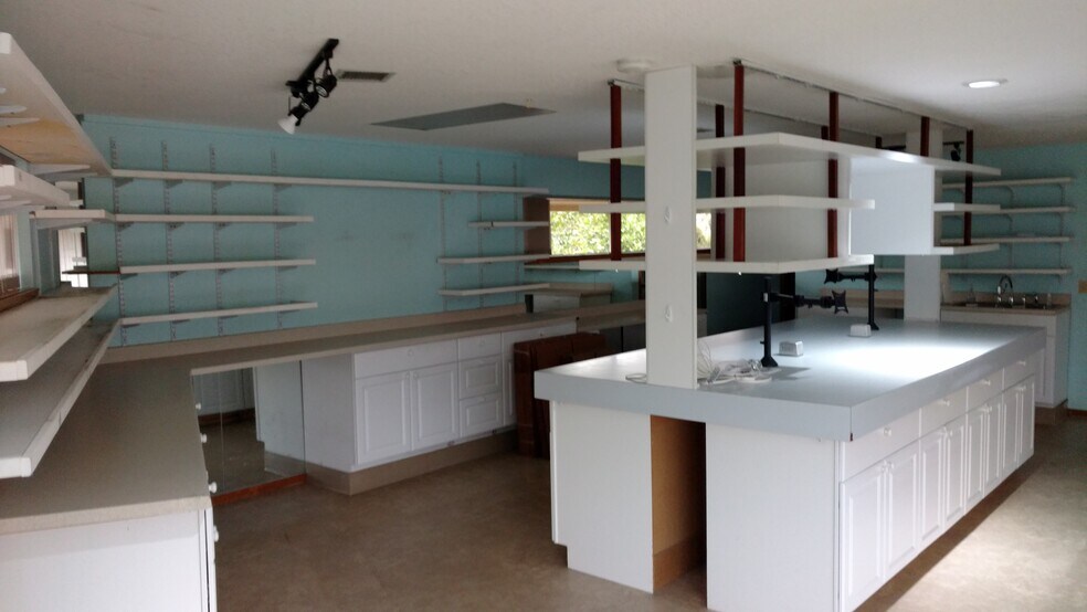 More Photos Of 11030 SW Capitol Hwy, Portland Medical For Lease