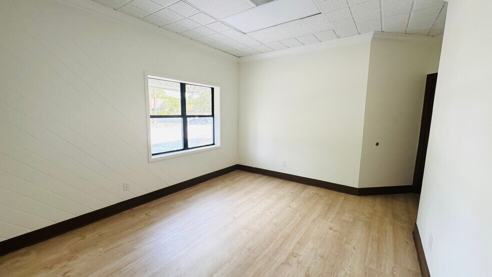 More Photos Of 8421 Baymeadows Way, Jacksonville Loft Creative Space For Lease