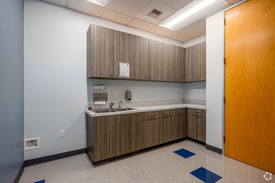 More Photos Of 2101 Arena Blvd, Sacramento Office For Sale