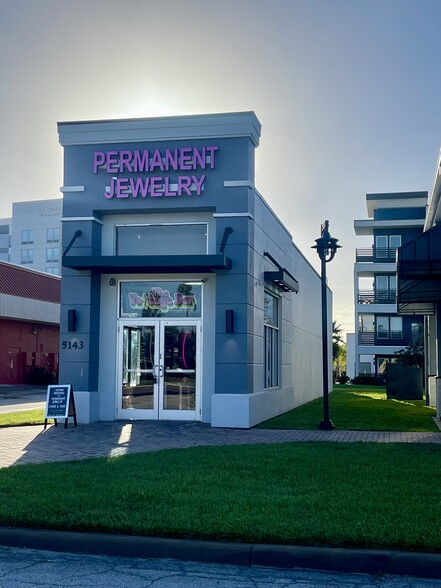 More Photos Of 5135 International Dr, Orlando Unknown For Lease