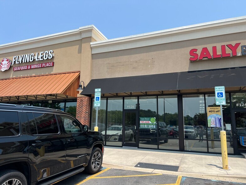 More Photos Of 2800 Gillespie St, Fayetteville General Retail For Sale