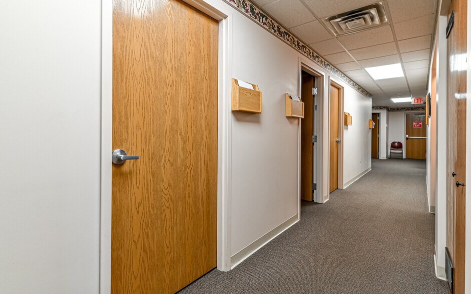 More Photos Of 508-512 N Jefferson st, New Castle Medical For Sale