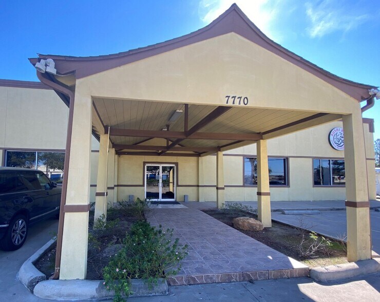 More Photos Of 7770 Spencer Hwy, Pasadena Light Distribution For Sale