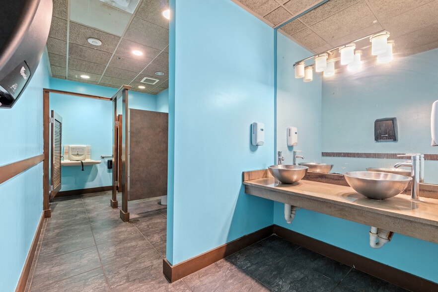 More Photos Of 801 Highway 17 S, North Myrtle Beach Restaurant For Sale