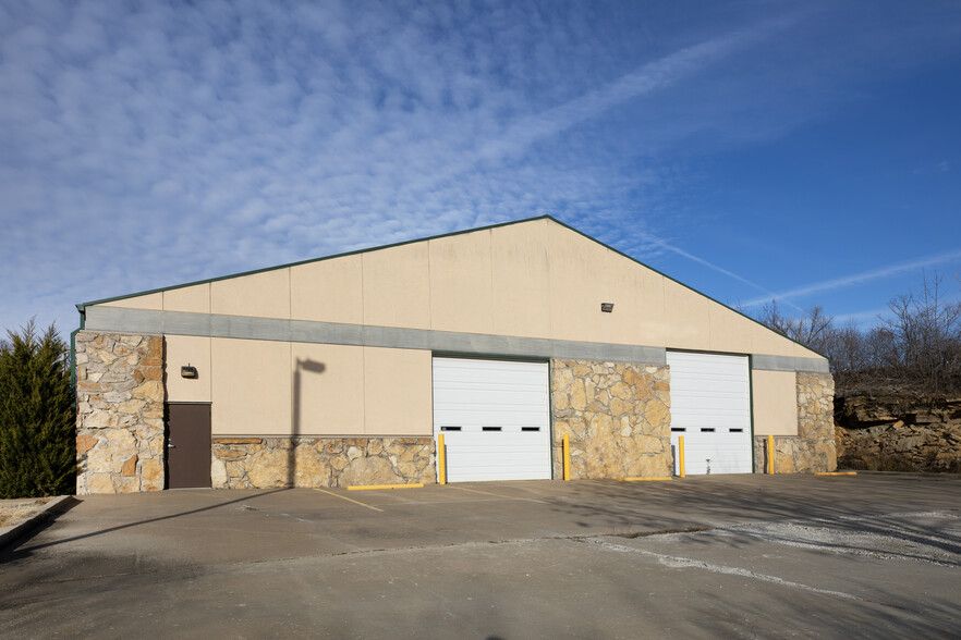 Primary Photo Of 19605 E 40 Hwy, Independence Warehouse For Sale