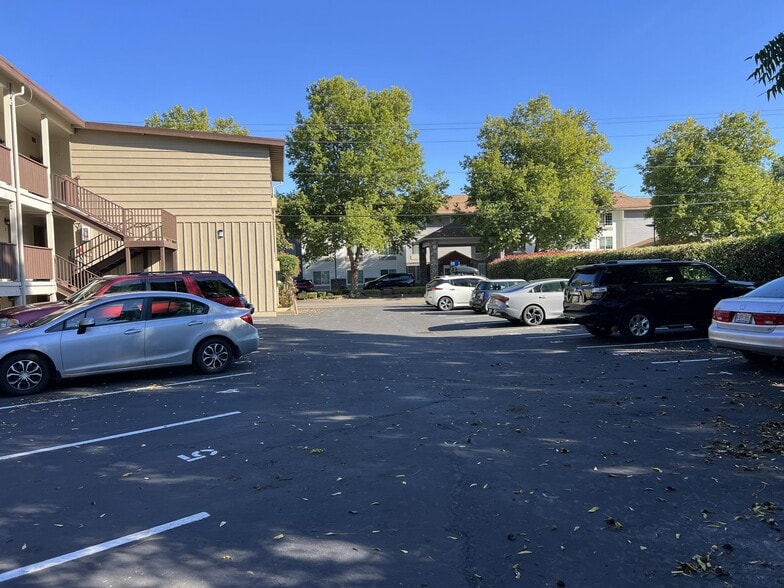 More Photos Of 804 NE 2nd St, Corvallis Apartments For Sale