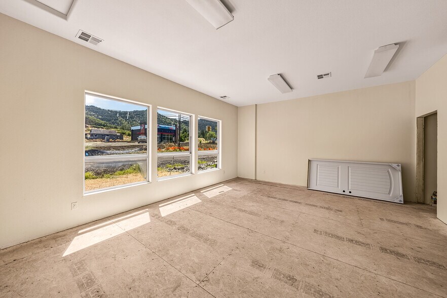 More Photos Of 209 S Old Pacific Hwy, Myrtle Creek Office For Sale