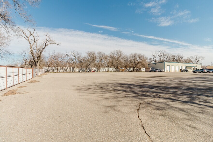More Photos Of 3101 S Broadway St, Wichita Freestanding For Sale