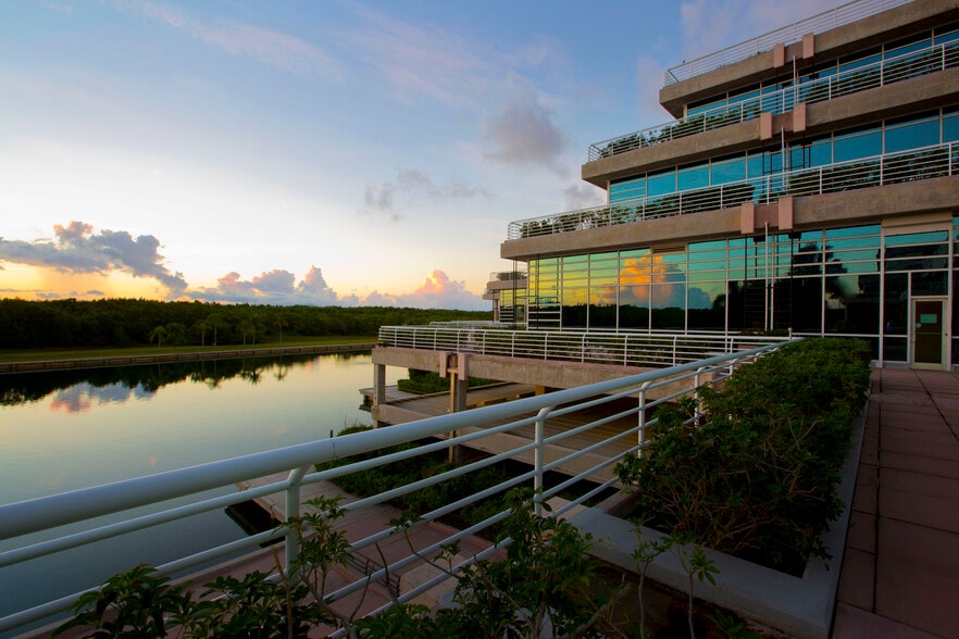 More Photos Of 17777 Old Cutler Rd, Miami Office For Lease