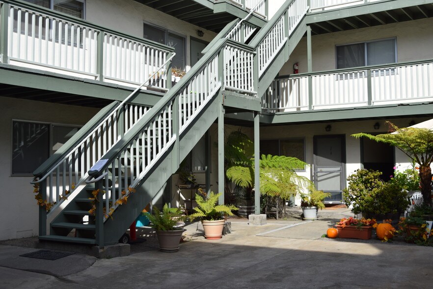 More Photos Of 206 Caledonia St, Sausalito Apartments For Sale