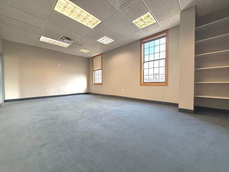 More Photos Of 39 Delevan St, Rochester Loft Creative Space For Lease